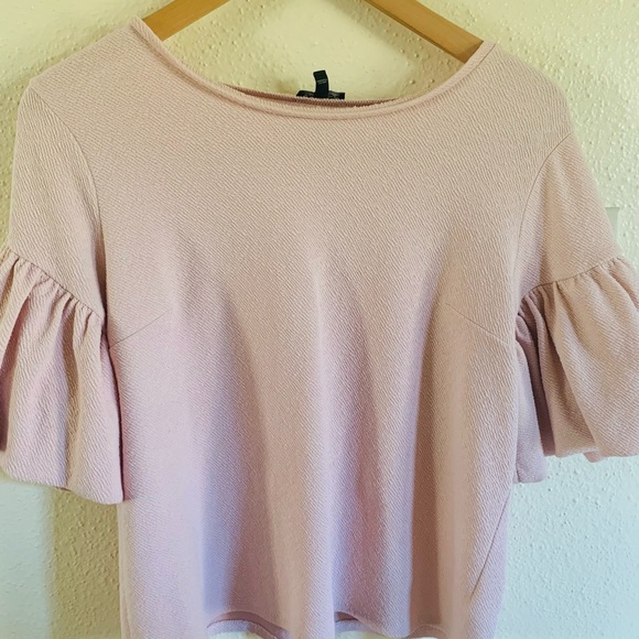 Soft pink blouse with oversized ruffle sleeves! Purchased from EXPRESS - Picture 1 of 6